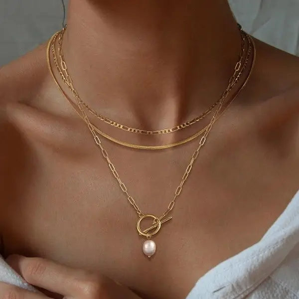 Layered Pearl Pendant Necklace