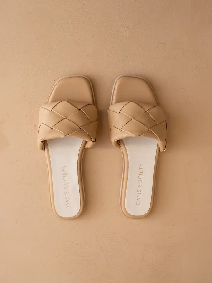 The Darla in Almond