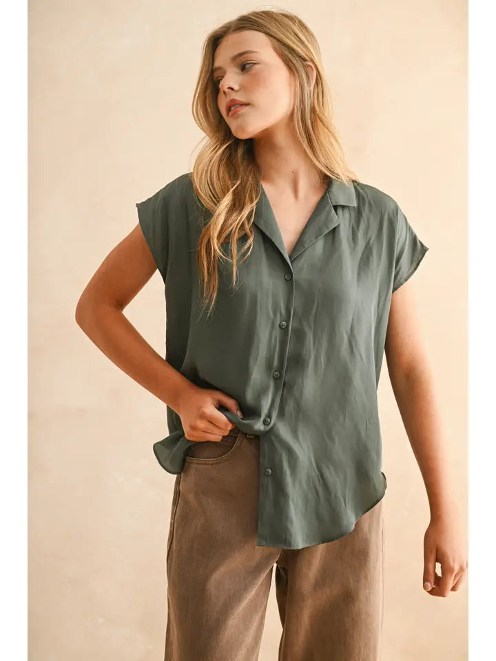 Palmer Button Down Top in Deep Green