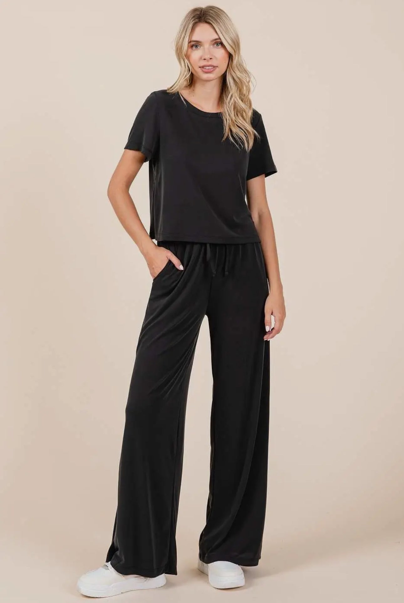 Finley Comfy Luxe Two Piece Set in Black