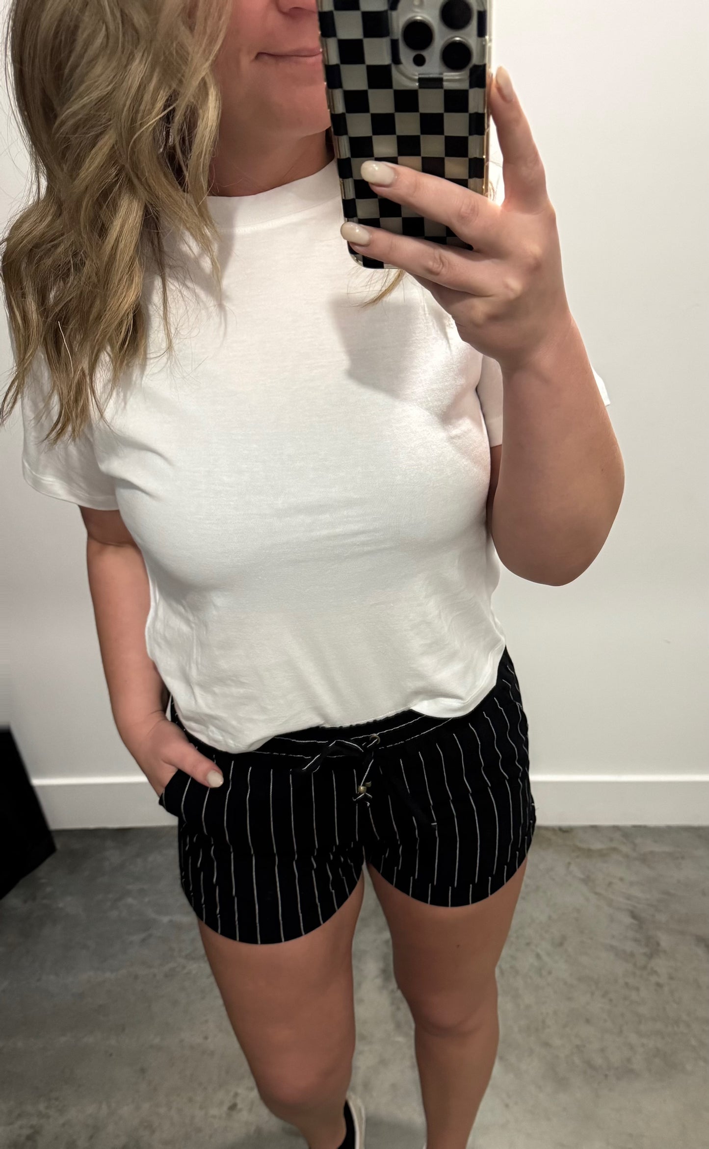 Chelsea Linen Shorts in Black
