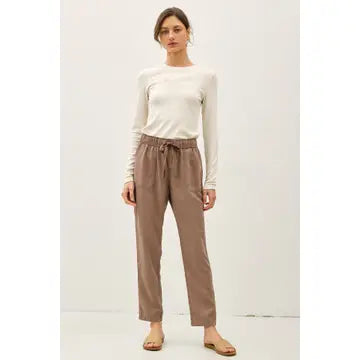 Tenley Tencel Tapered Leg Pant in Cocoa