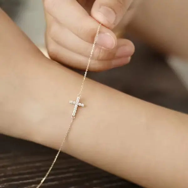 Cross Bracelet in Silver