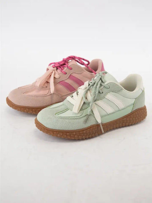 Retro Casual Sneakers in Pink