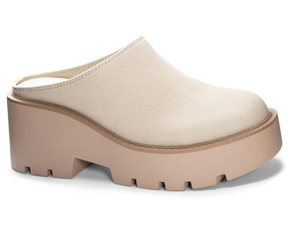 Dirty Laundry™ R-Test Smooth Clogs