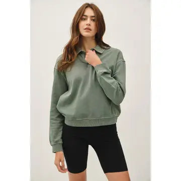 Acid Wash Collared Henley Pullover Sweatshirt in Spruce