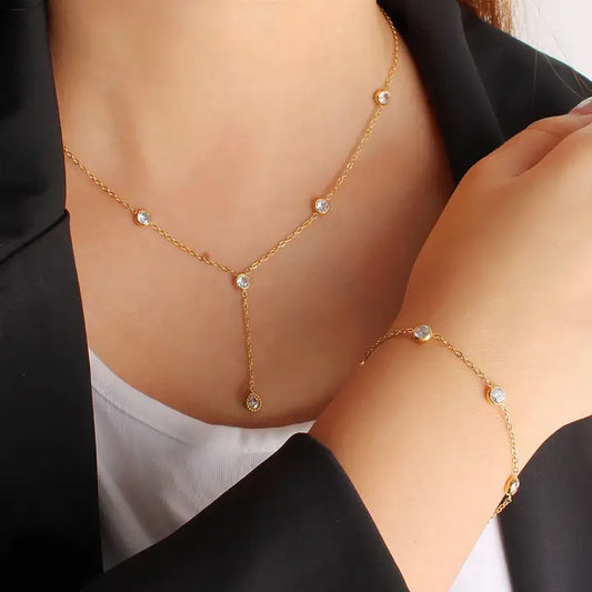 Dainty Rhinestone Necklace