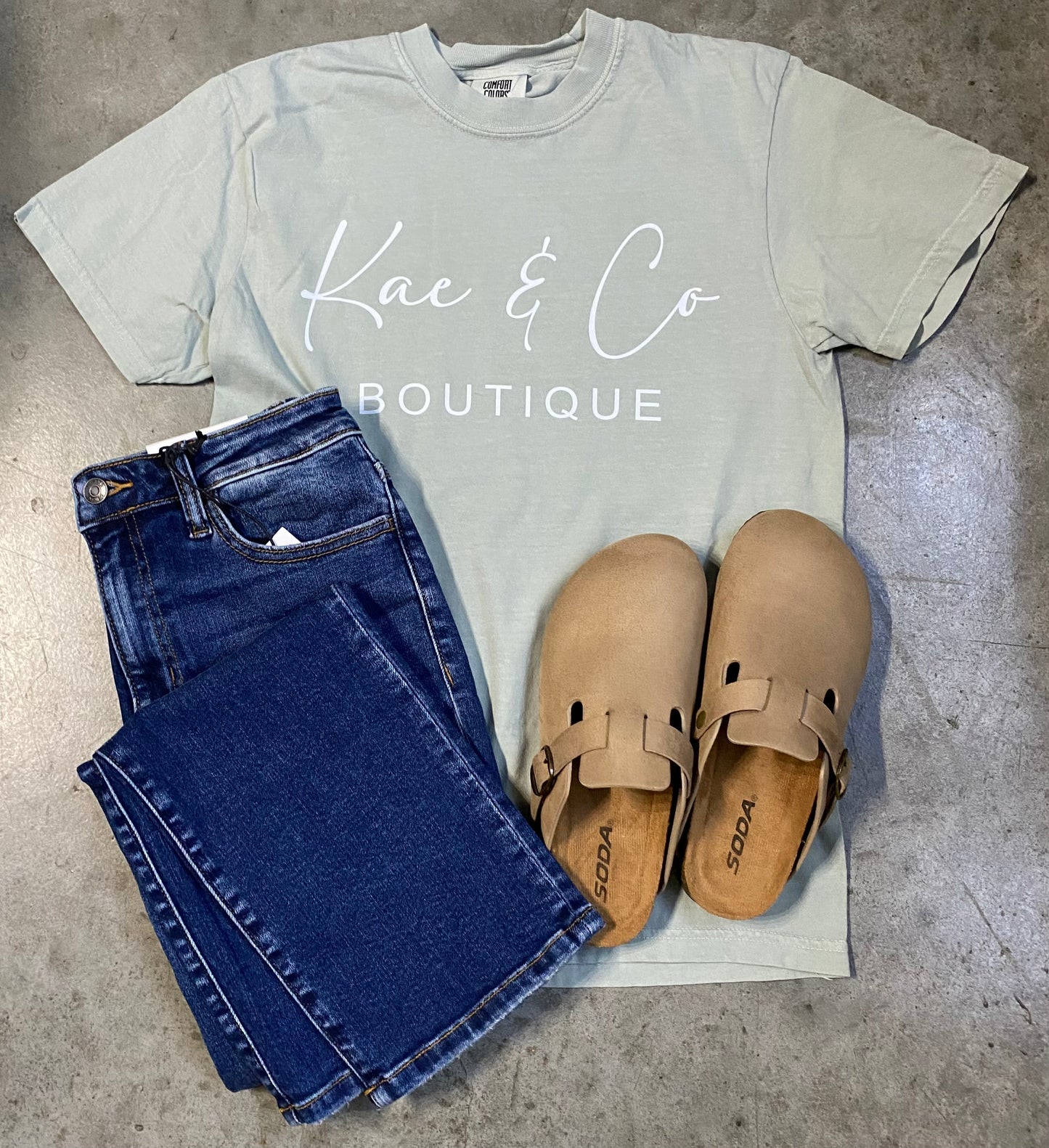 Kae & Co. Graphic Tee in Bay