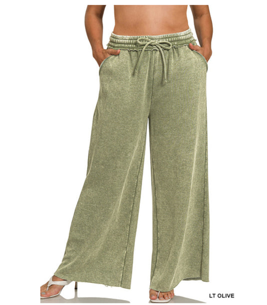 Everyday Fleece Sweat Flares in Light Olive