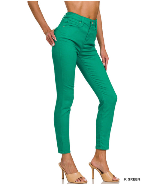 Everyday Colored Pant in Kelly Green