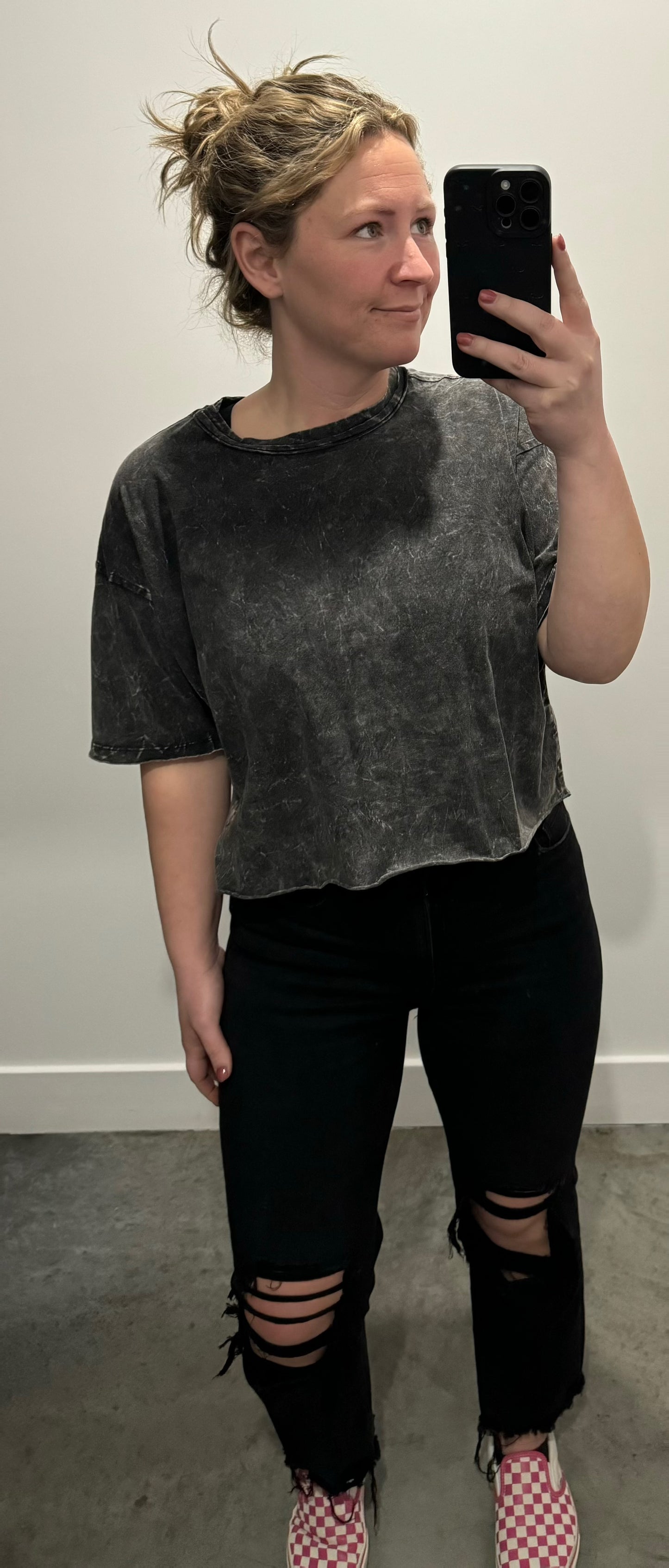 Mineral Wash Cropped Tee in Black