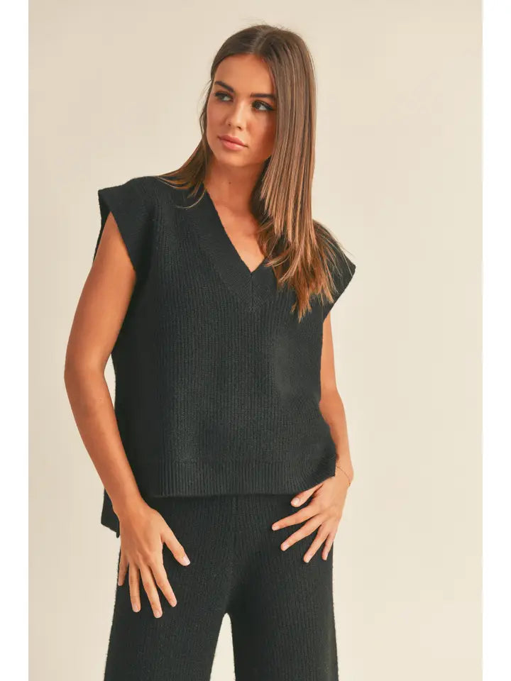 Jaylee Sweater Vest in Black