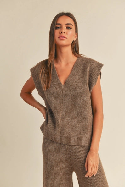 Jaylee Sweater Vest in Brown