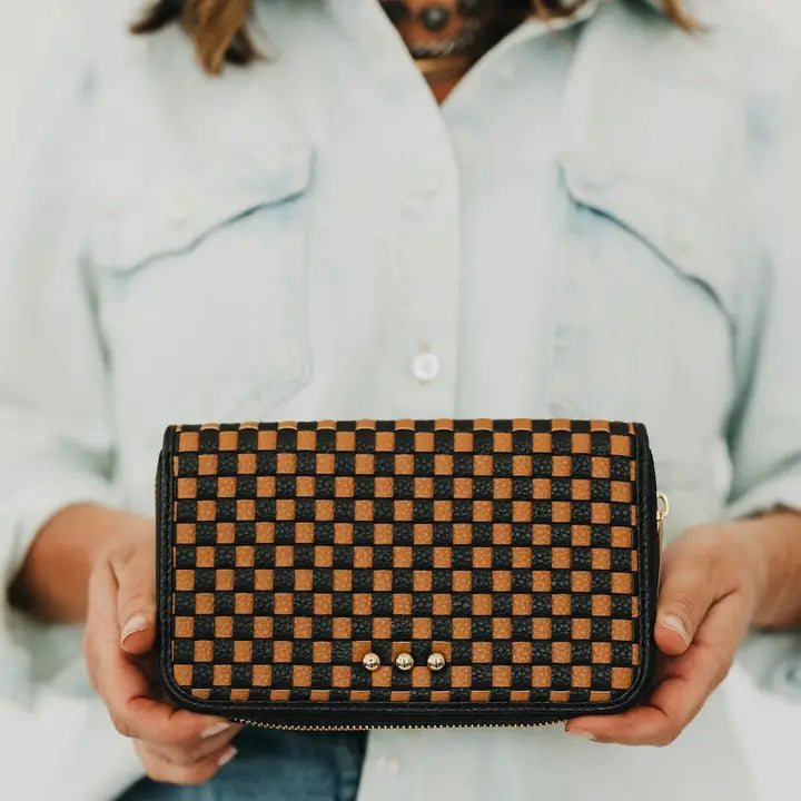 Lenni Woven Wallet in Coffee