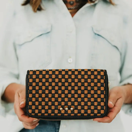 Lenni Woven Wallet in Coffee