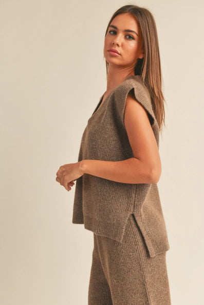 Jaylee Sweater Vest in Brown