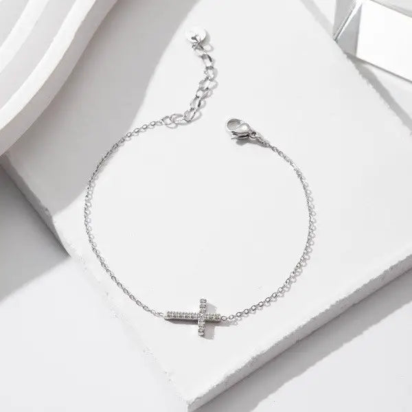 Cross Bracelet in Silver